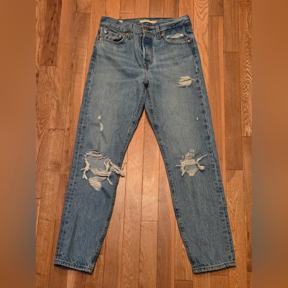 Levi's Wedgie Size 26 Button Up Blue Denim Jeans Distressed Knees - Picture 9 of 13